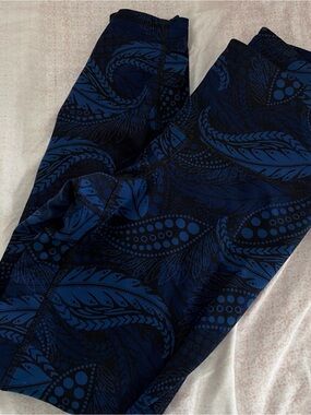 Old Navy Active Blue Patterned Leggings with cuff detail
